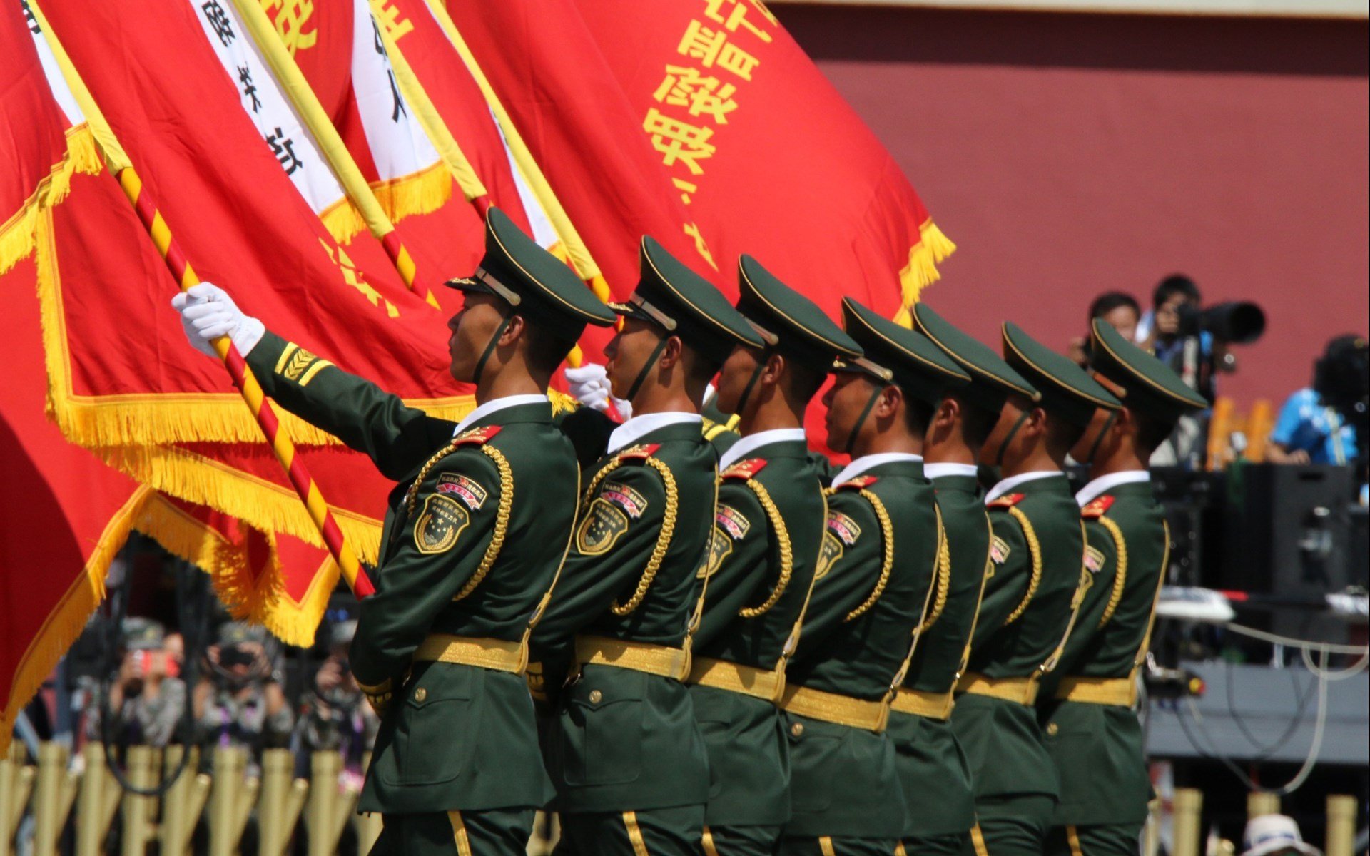 中锋是否应承担更多战术支点任务,中锋在球队的作用