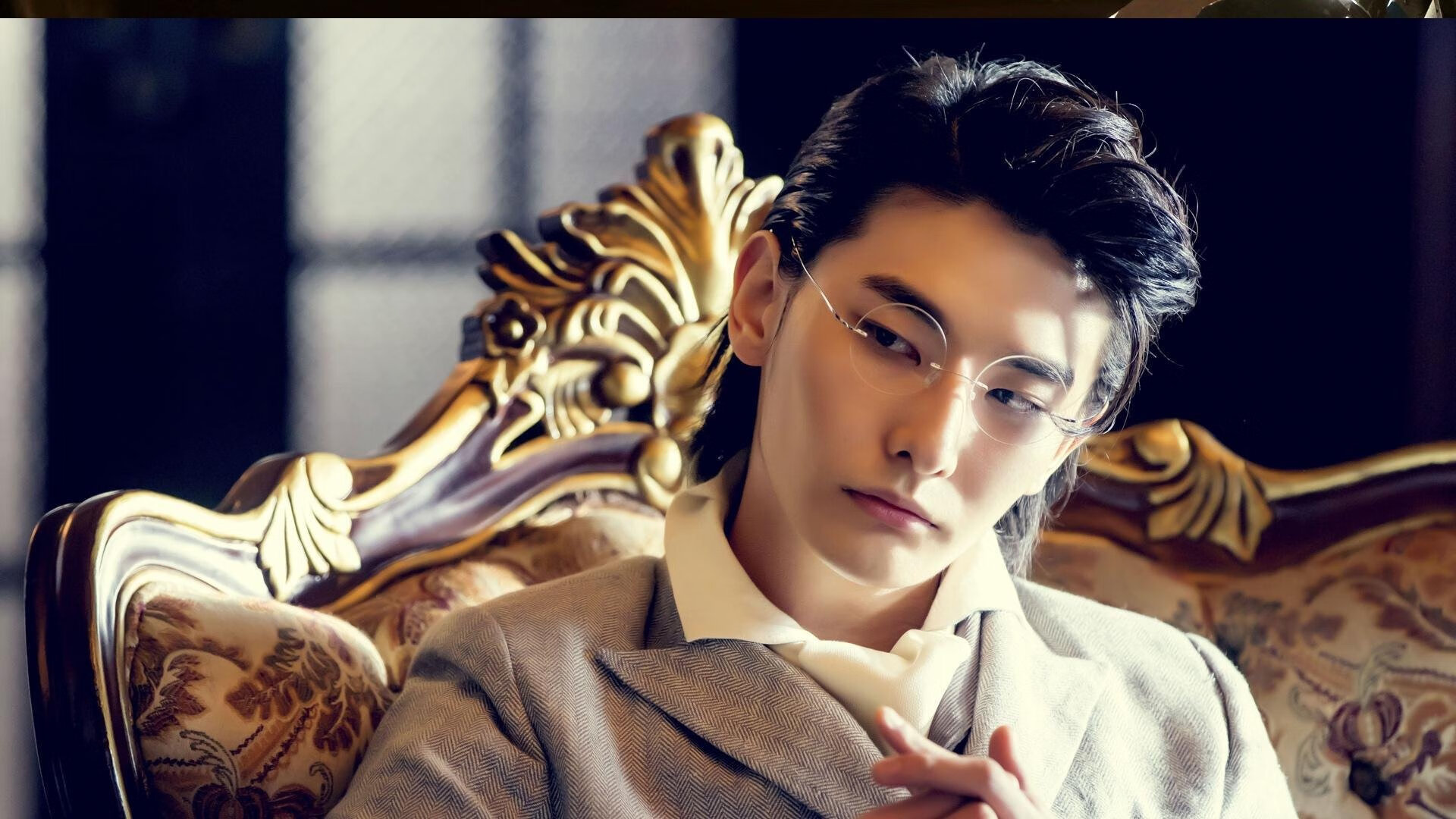 “拳击新星崛起:四川省体育馆拳击赛,年轻选手挑战老将,格局重塑”